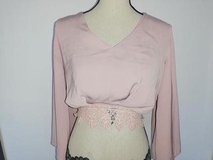 Kratka bluzka s krajkou, m