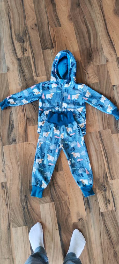 Softshellová suprava kiwi, 98