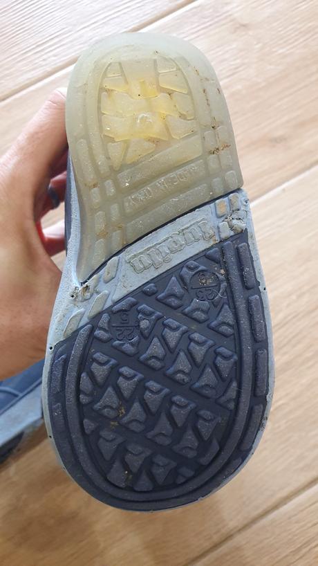 Svietiace gumaky, lupilu,22