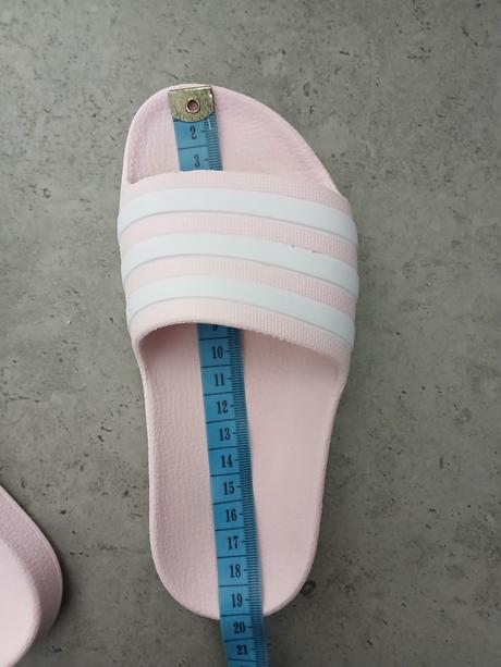 Bledoružove adidas šľapky super stav, adidas,29