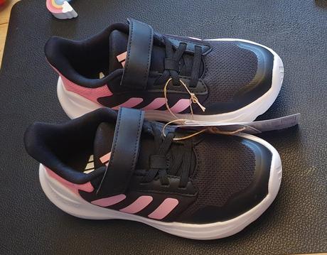 Tenisky nove, adidas,31