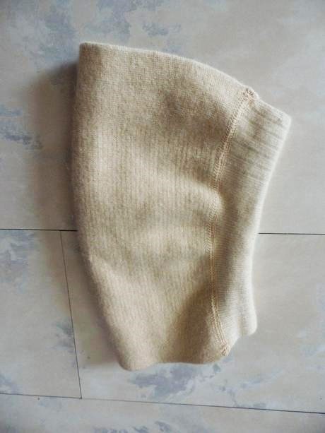 Angorový návlek na koleno,