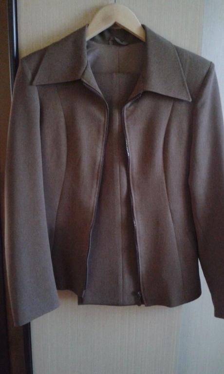 Nohavicový kostým, 38