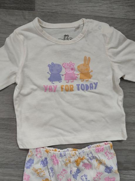 Pyžamo peppa pig, sinsay,74