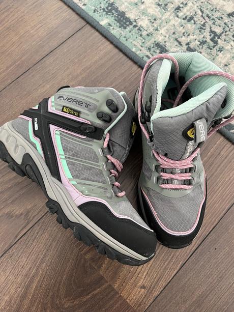 Turistické topánky, 37