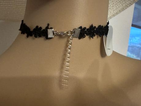 Náhrdelník choker,