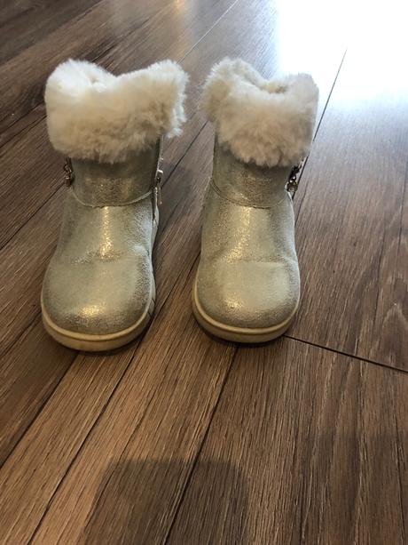 Čižmičky pre dievča, 25