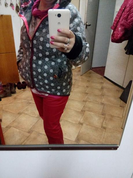 Bodkovana mikina s kapucnou, l