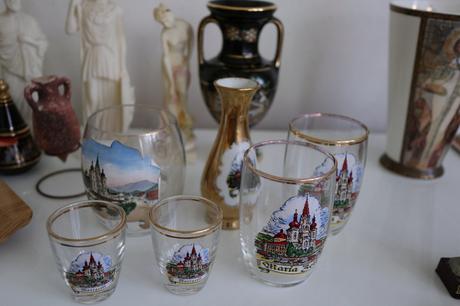 Keramické a porcelánové vázy,