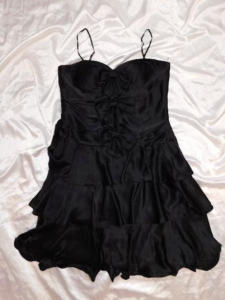 Pekne hodvabne volanikove saty na slavnost, 38