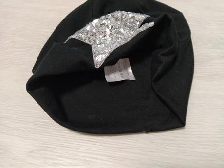 Čierna čiapka s hviezdou 140/152, 140