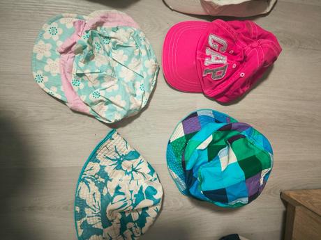 Šiltovky a klobúčiky 1e/k nosené výlučne mojimi d, 134