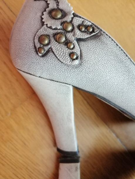 Sivé lodičky, baťa,36