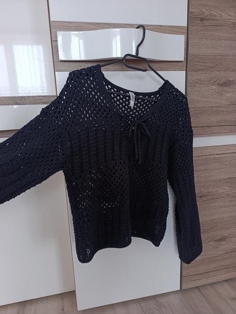 Pletený sveter s viazaním, takko,m