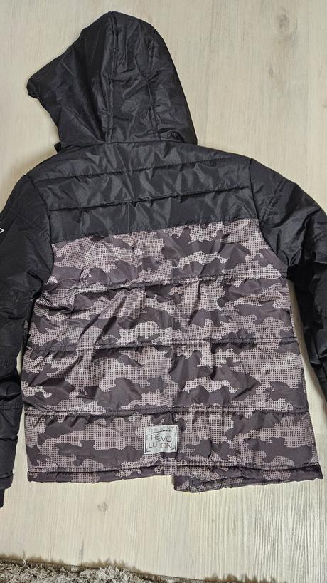 Zimna bunda a vesta, 140