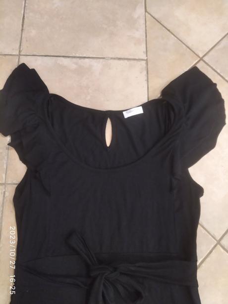 Cierne saty s volánikmi, m