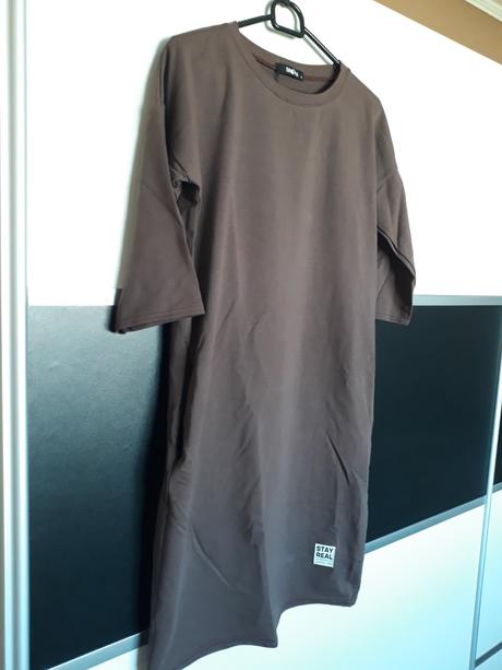 Šaty s vreckami čokoládové, s