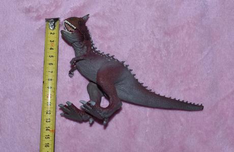 Schleich dinosaurs carnotaurus,