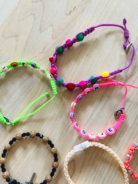 Posvätené naramky, 