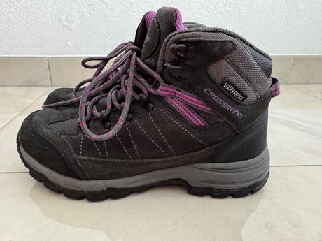 Turisticke topanky, 37