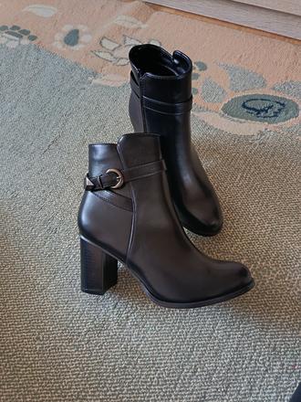 Členkové čižmy, 38