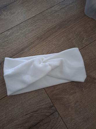 Velurova čelenka, 92