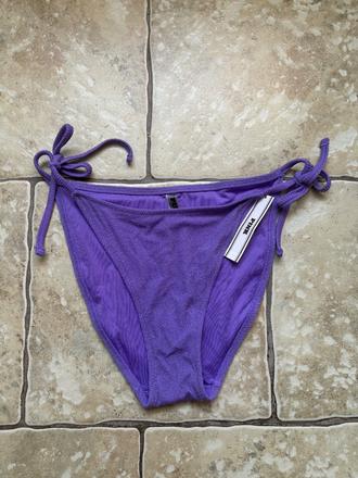 Lila trblietavé plavkové nohavičky vs, victoria's secret,l