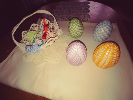 Hackovany košík decka vajíčka., 