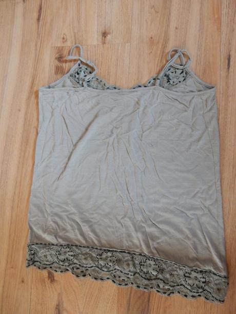 Tielko s koralkami a cipkou, m