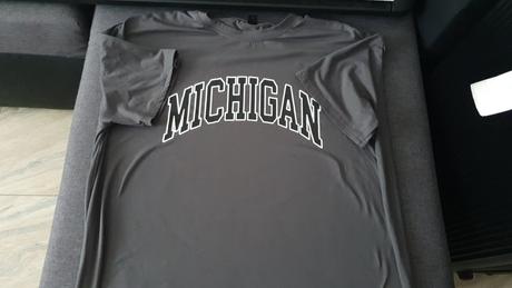 Tricko s napisom michigan, l