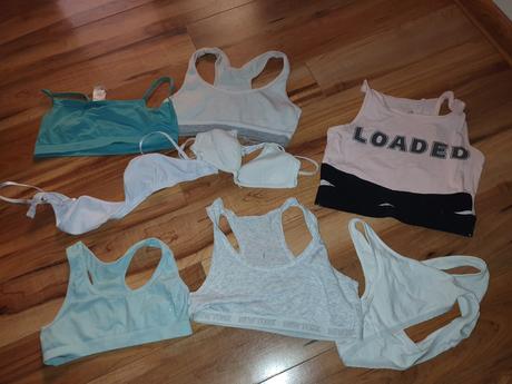 Tielka podprsenky 140/146 1 eur kus, 140