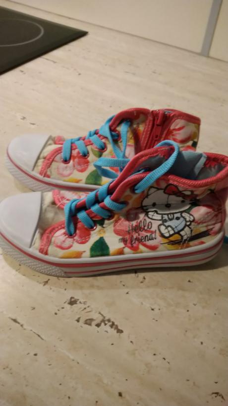 Hello kitty tenisky č. 30, 30