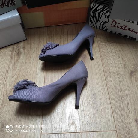 Lodičky pre popolušku, 35