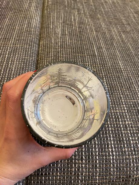 Svietnik so stromčekmi, 