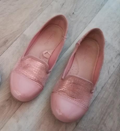 Ružové balerínky, 32