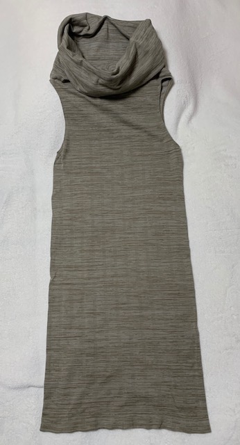 Úzke elastické dlhšie šaty bez rukávov golden lady, m