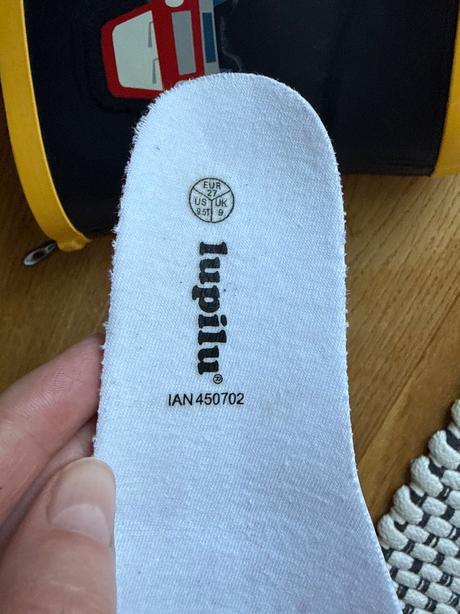 Chlapcenske gumaky s autom, lupilu,27