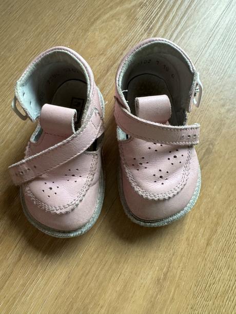 Sandálky rak, rak,19