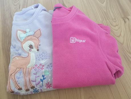 2 mikinky / pyžamka, 152