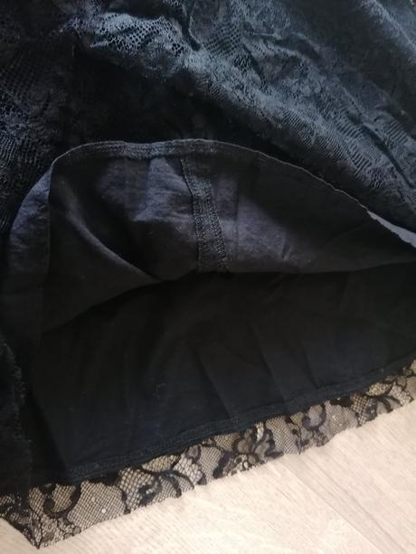 Čipkované šaty, s