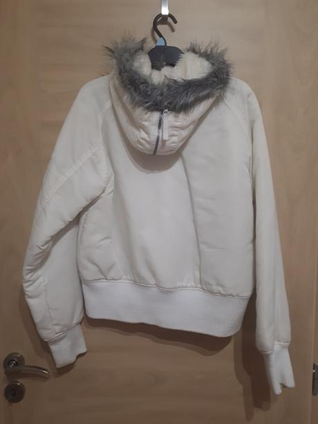 Zimna bunda, s