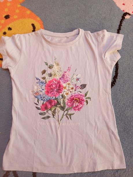 Kvietkovane tričko, gate,134