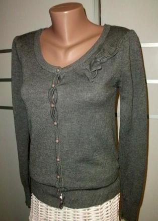 Skvelý svetrík s mašľou - veľ. s-m, s