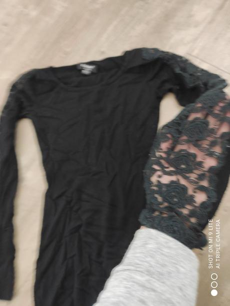 Upletove saty s cipkou, xs