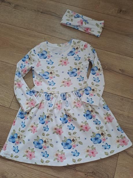 Krásny set šaty a čelenka, 104