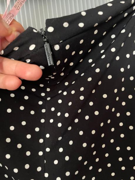 Karl lagerfeld čierna bodkovaná blúzka, l