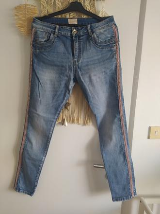 Rifle s cvokmi na boku, m