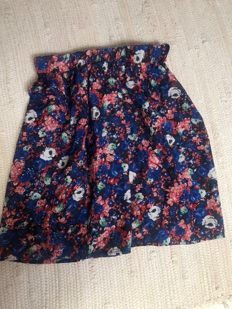 Sukňa kvietková, s