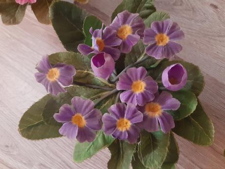 Kytička  umelé  kvety + kvetináč, 