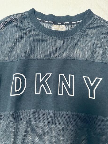 Tmavomodré tričko so sieťkou zn. dkny originál, dkny,m / s